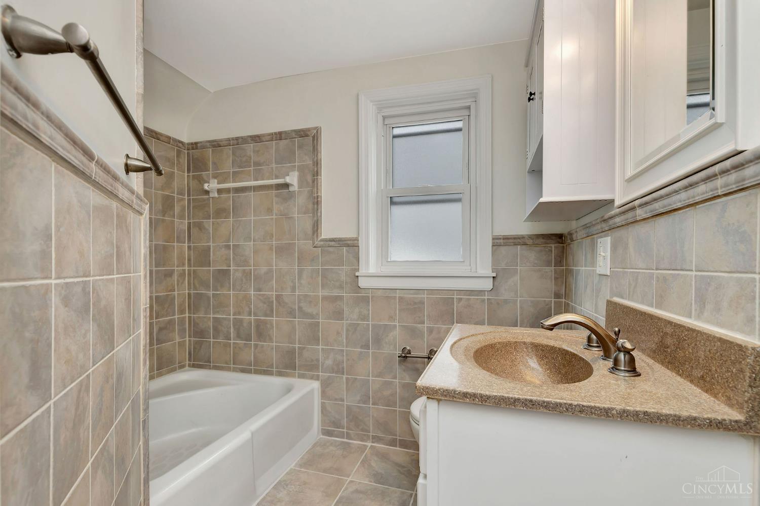 2429 Park Avenue Cincinnati, OH 45212 - Photo 25 of 40
