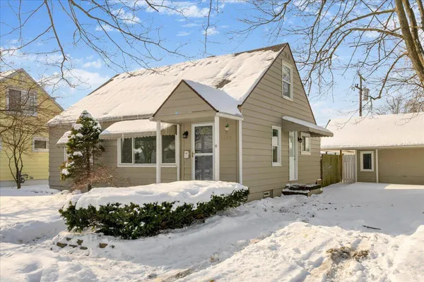 $229,000 | 1330 Minnesota Avenue, Marysville, MI 48040