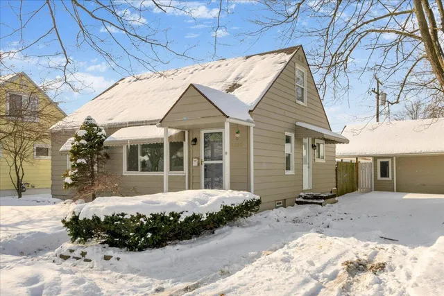 $239,000 | 1330 Minnesota Avenue, Marysville, MI 48040