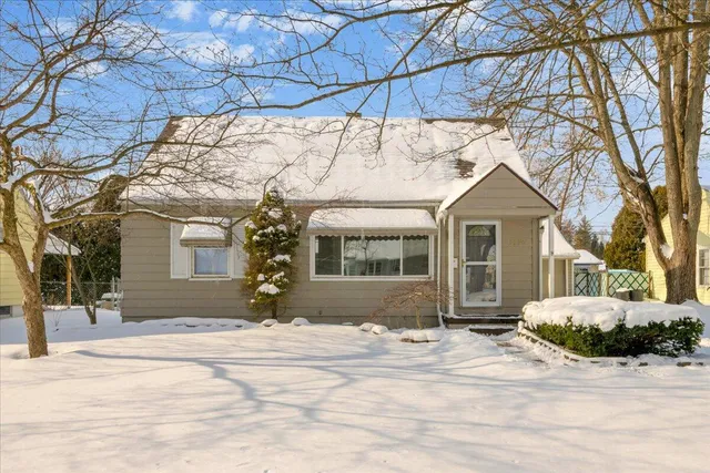 $239,000 | 1330 Minnesota Avenue, Marysville, MI 48040