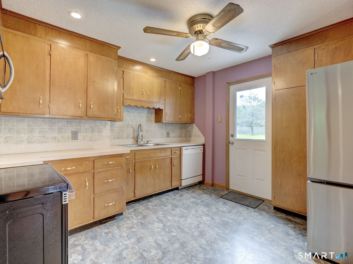 1 A Heritage Road Columbia, CT 06237 - Photo 9 of 40 Kitchen with newer refrigerator and range