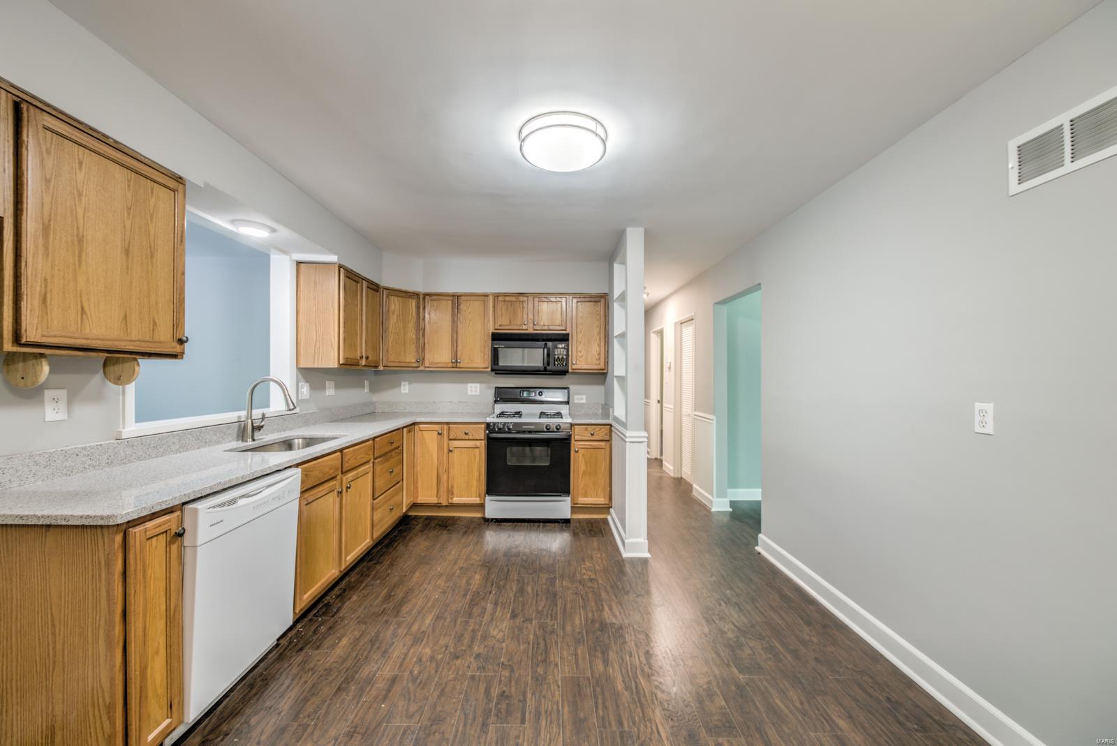 6274 Heintz Road St. Louis, MO 63129 - Photo 2 of 22