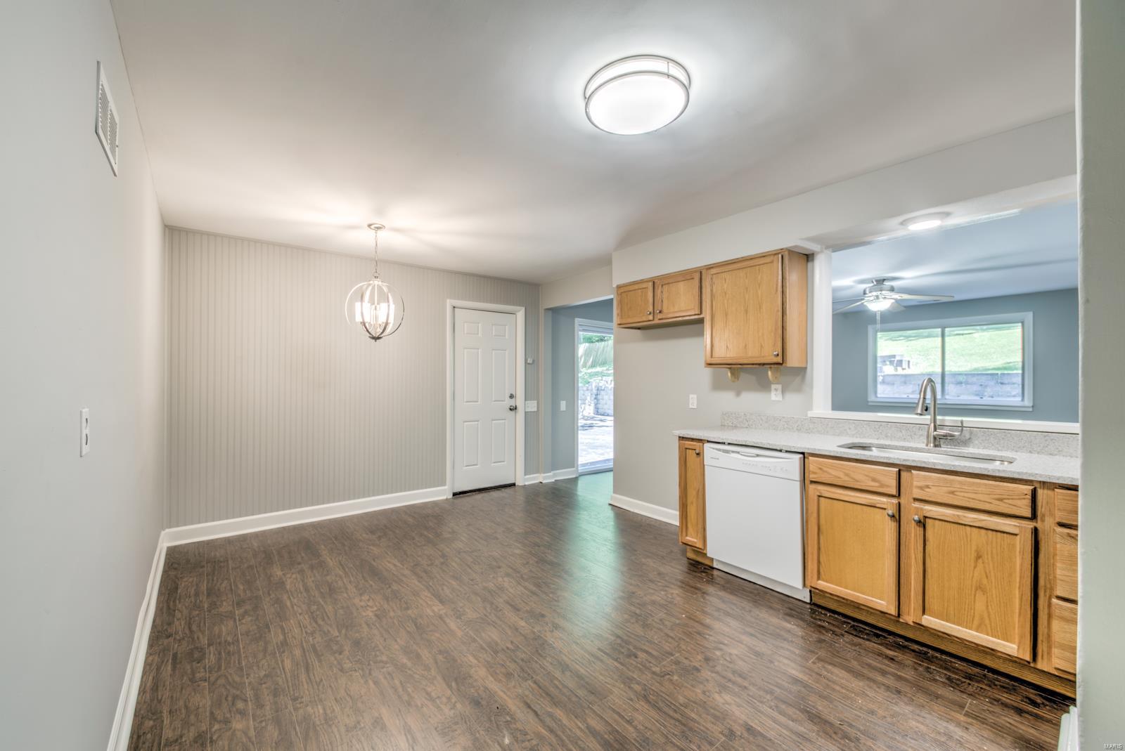 6274 Heintz Road St. Louis, MO 63129 - Photo 5 of 22