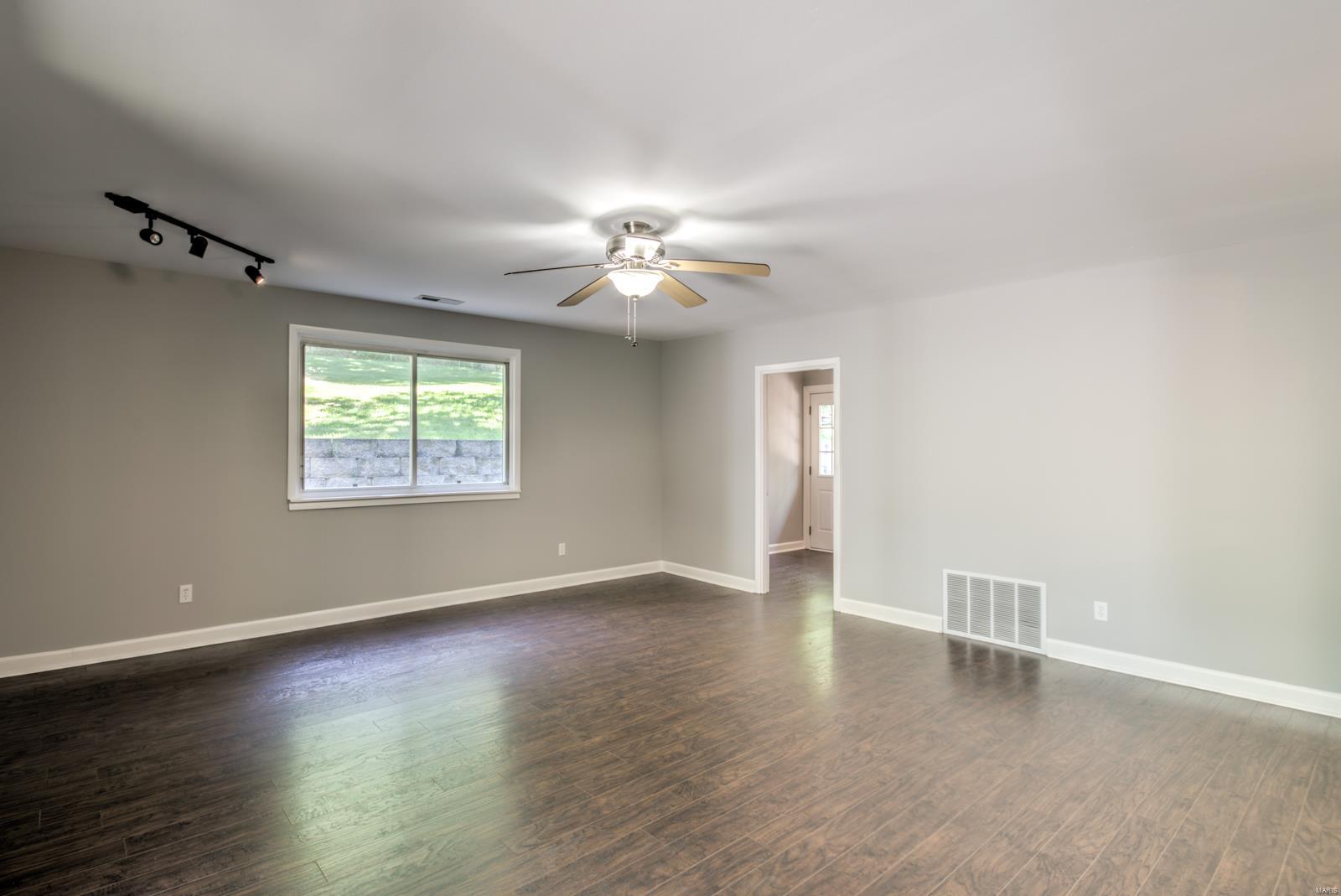 6274 Heintz Road St. Louis, MO 63129 - Photo 7 of 22