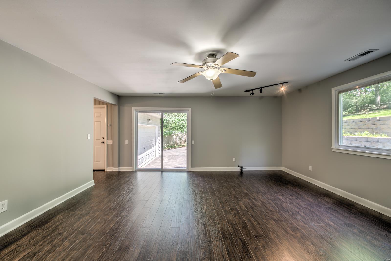 6274 Heintz Road St. Louis, MO 63129 - Photo 9 of 22