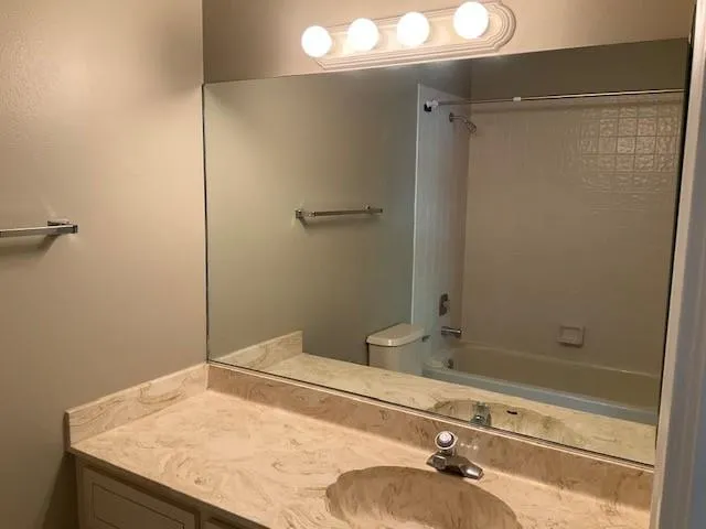 $2,650 | 2106 Northeast 44th Street, Lighthouse Point, FL 33064