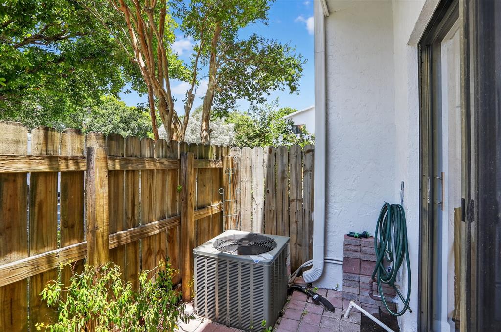 2106 Northeast 44th Street Lighthouse Point, FL 33064 - Photo 39 of 43