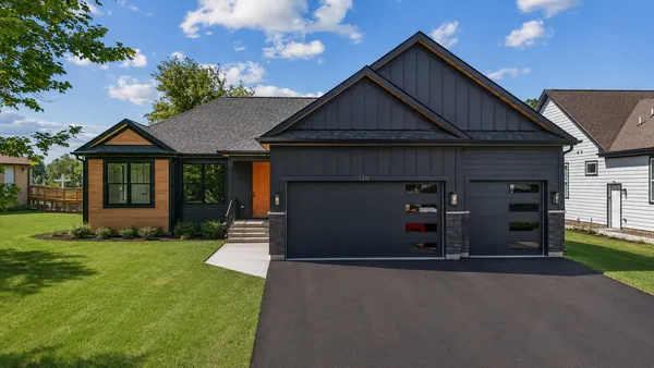 $729,900 | 1211 Noble Drive, Des Plaines, IL 60018