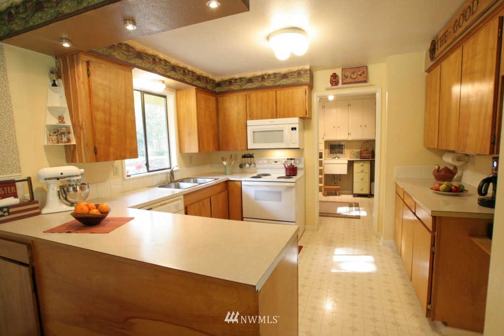 13804 Littlerock Road Southwest Rochester, WA 98579 - Photo 5 of 25