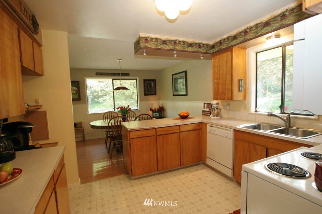 13804 Littlerock Road Southwest Rochester, WA 98579 - Photo 6 of 25