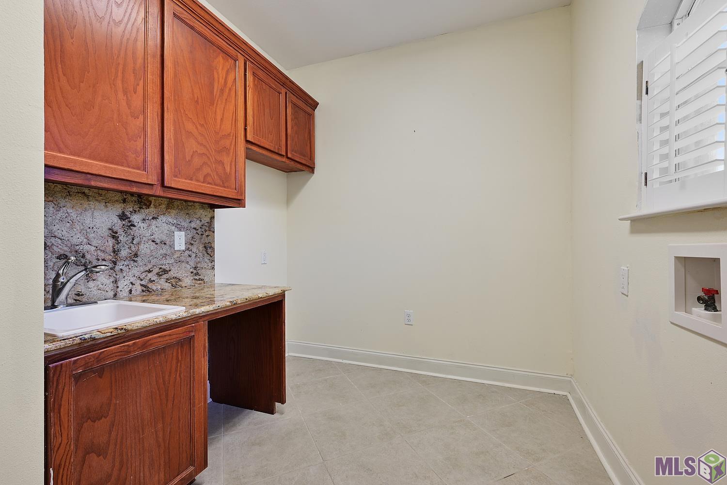 10401 Clearview Avenue Baton Rouge, LA 70811 - Photo 11 of 18 Utility Room