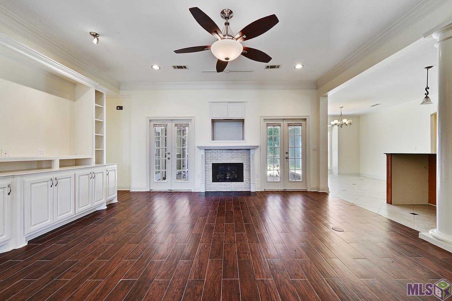 10401 Clearview Avenue Baton Rouge, LA 70811 - Photo 4 of 18 Living Room