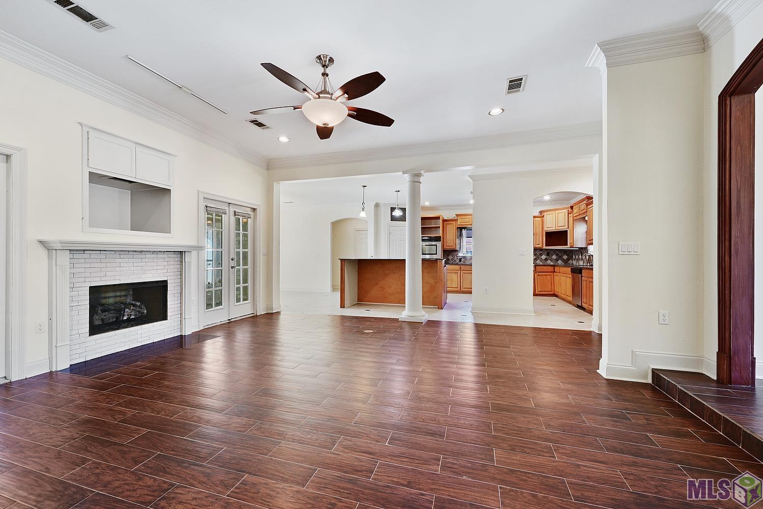 10401 Clearview Avenue Baton Rouge, LA 70811 - Photo 6 of 18 Livingroom