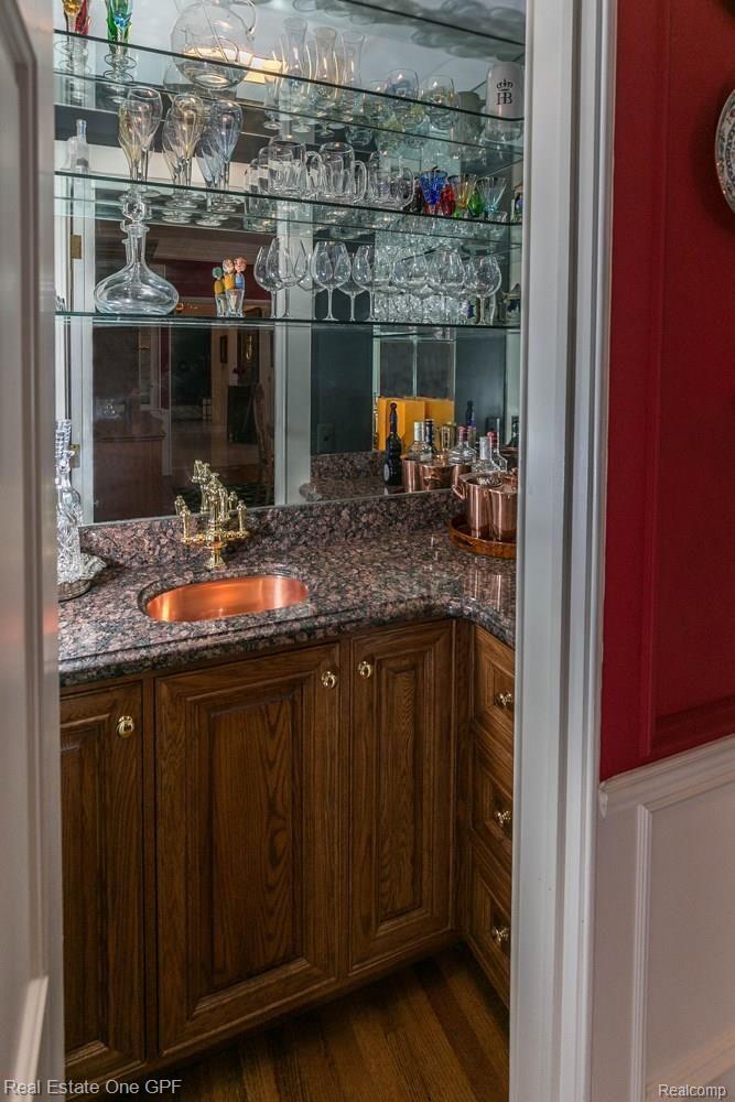 521 Lake Shore Road Grosse Pointe, MI 48236 - Photo 26 of 58 9 521LakeShoreRd-20.jpg