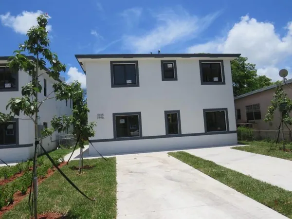 $894,999 | 1836 Northwest 70th Street, Miami, FL 33147