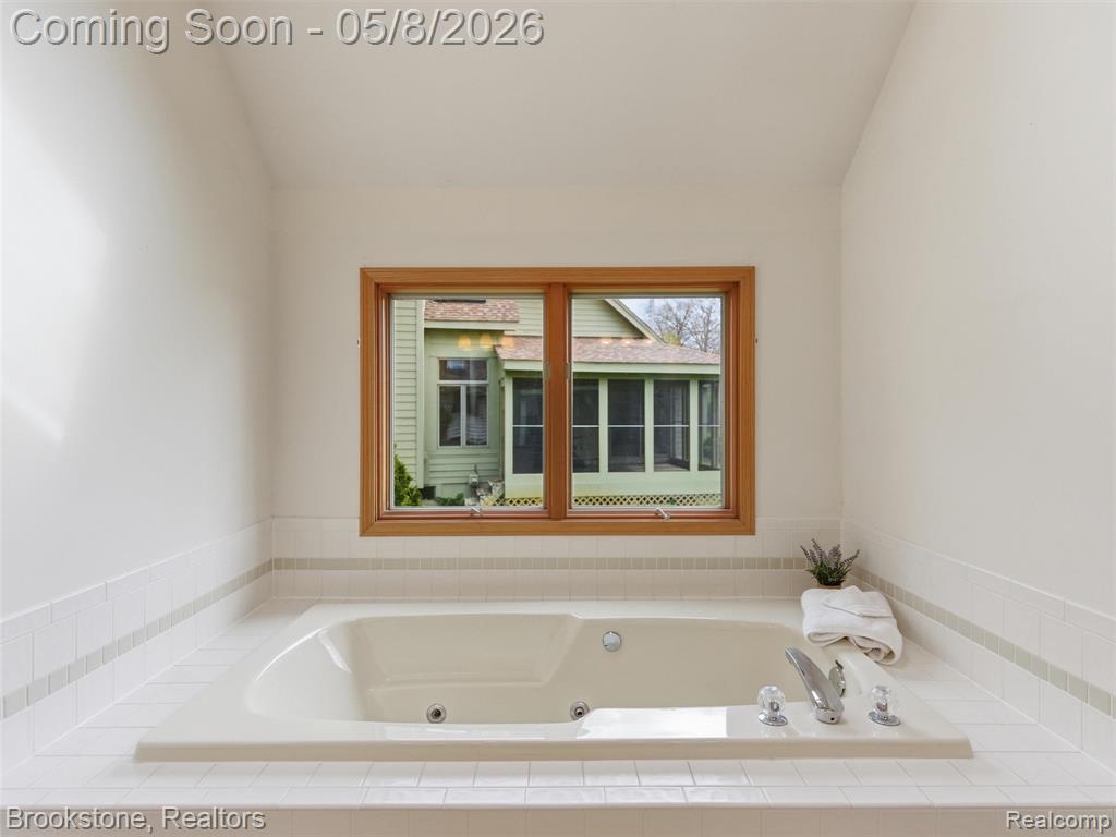6512 White Lake Road Clarkston, MI 48346 - Photo 32 of 69