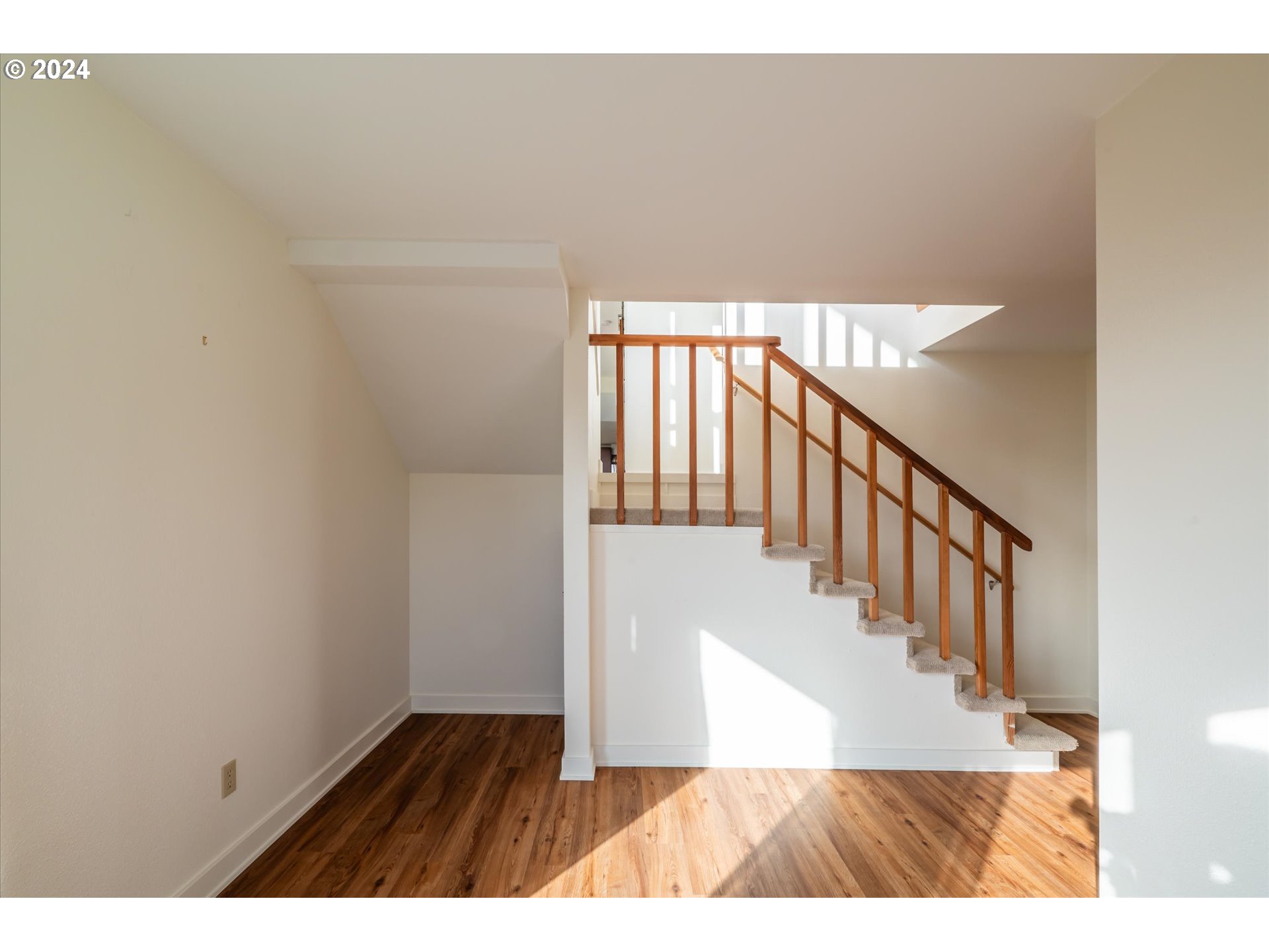 1190 Beach Loop Road Bandon, OR 97411 - Photo 19 of 39 a view of entryway with wooden floor