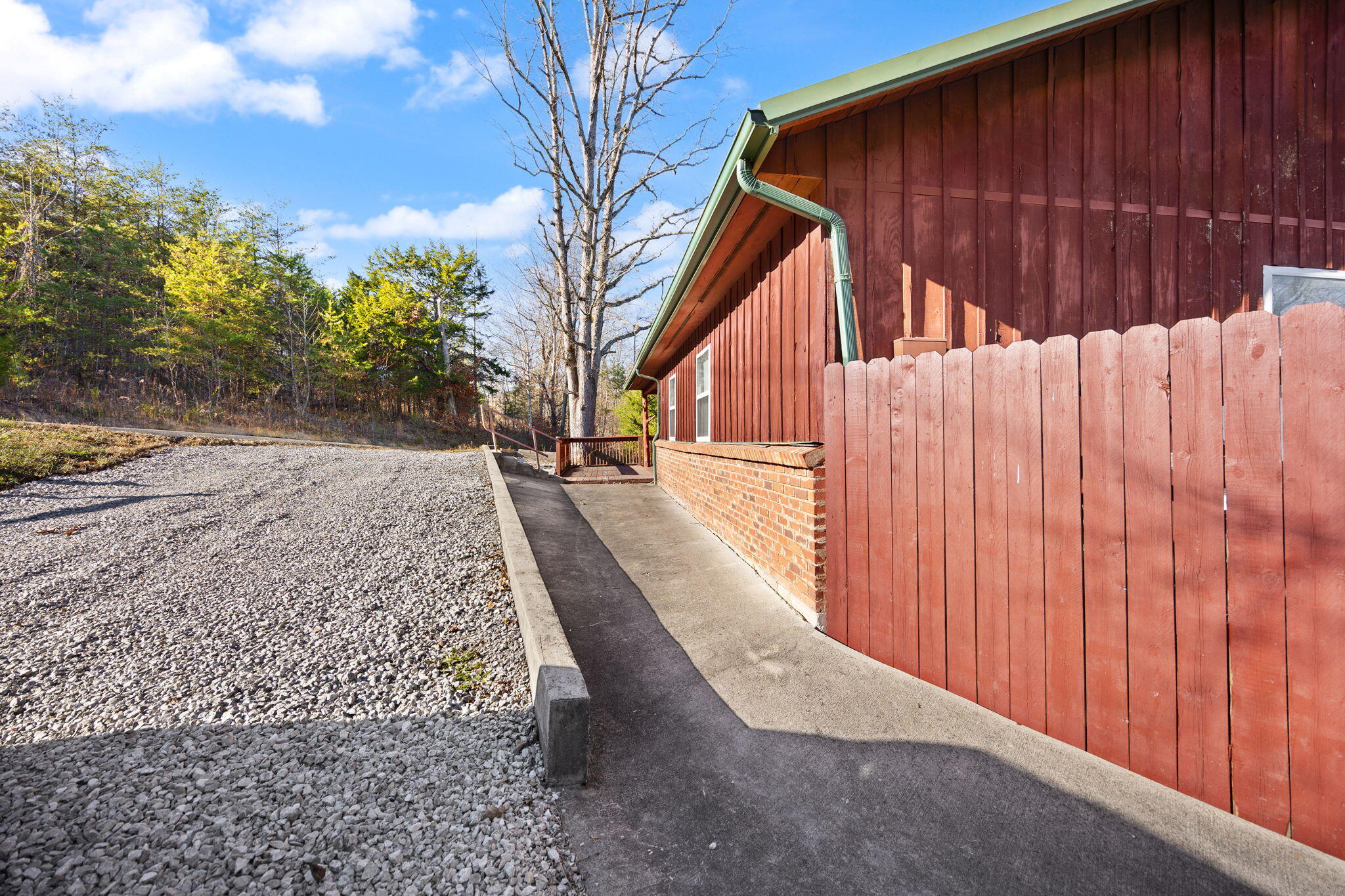 1310 R.L Colyer Road Somerset, KY 42501 - Photo 41 of 61 Front Entrance Ramp