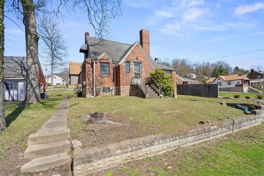 49 Elmwood Road Pittsburgh, PA 15209 - Photo 3 of 25 Gallery Image 3