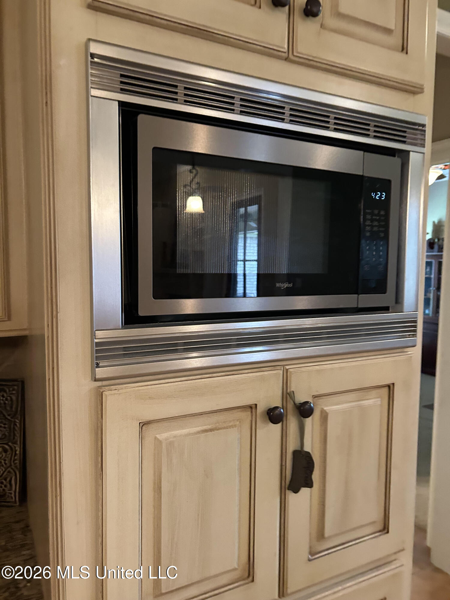 219 Madison Ridge Road Vicksburg, MS 39180 - Photo 11 of 37 219 Madison Ridge Double ovens