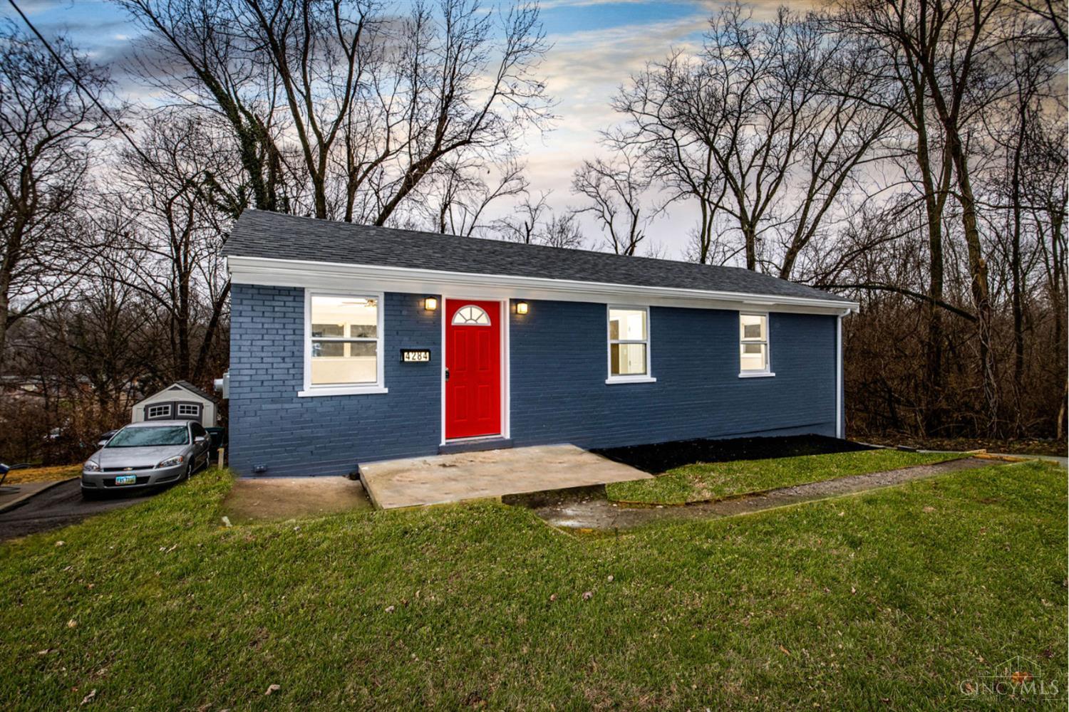 4284 Foley Road Cincinnati, OH 45205 - Photo 3 of 34