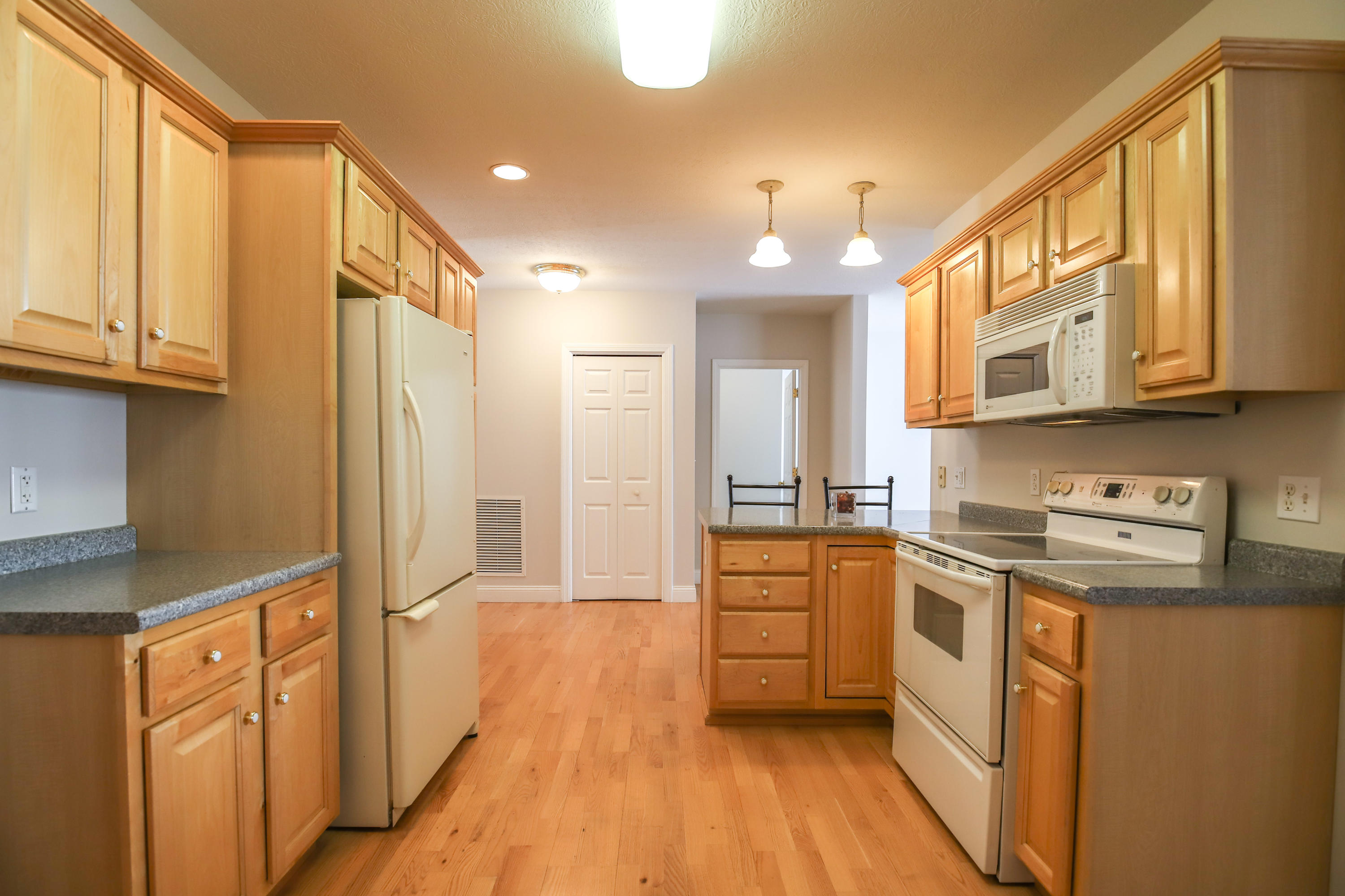 5 Kavanaugh Road, Unit 5 Old Orchard Beach, ME 04064 - Photo 20 of 45 5 Kavanaugh Rd OOB - 20 Kitchen