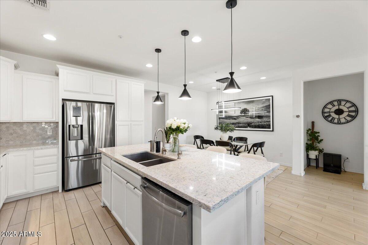 3890 East Dublin Street Gilbert, AZ 85295 - Photo 6 of 26 10-Kitchen