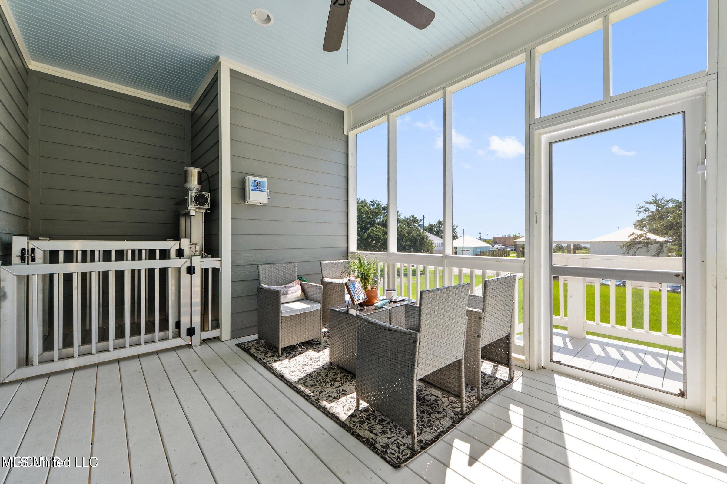 405 South Cleveland Avenue Long Beach, MS 39560 - Photo 11 of 38 Screen porch