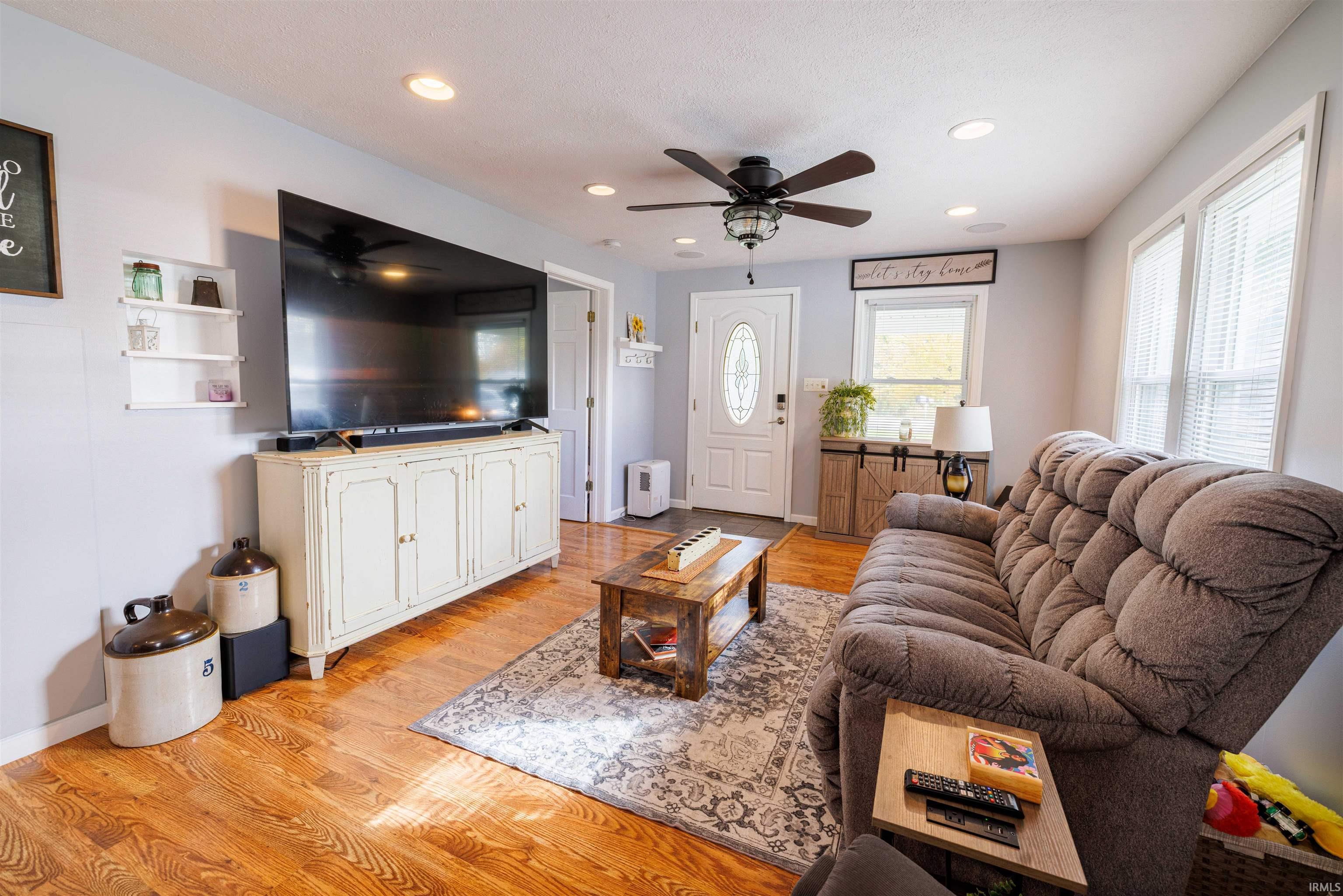 207 Guthrie Road Bedford, IN 47421 - Photo 3 of 36