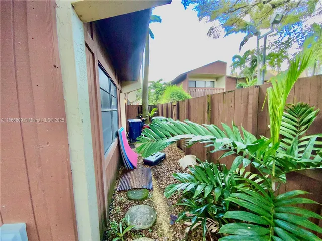 $289,000 | 7024 Southwest 114th Place, Unit A52, Miami, FL 33173