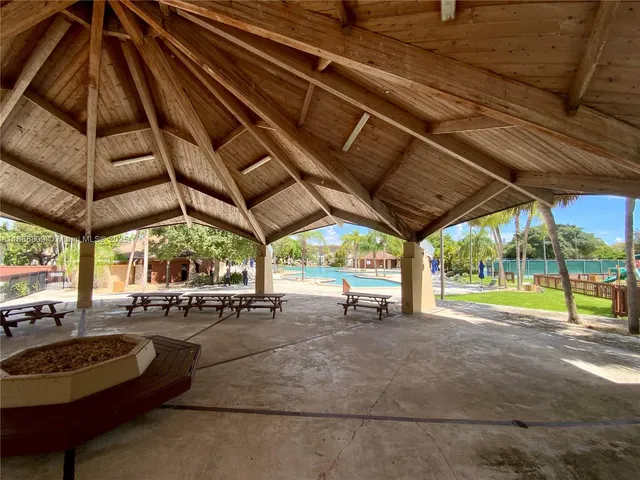 $289,000 | 7024 Southwest 114th Place, Unit A52, Miami, FL 33173