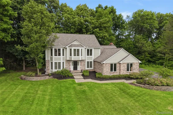 $669,500 | 5336 Urbana Drive, Brighton, MI 48116