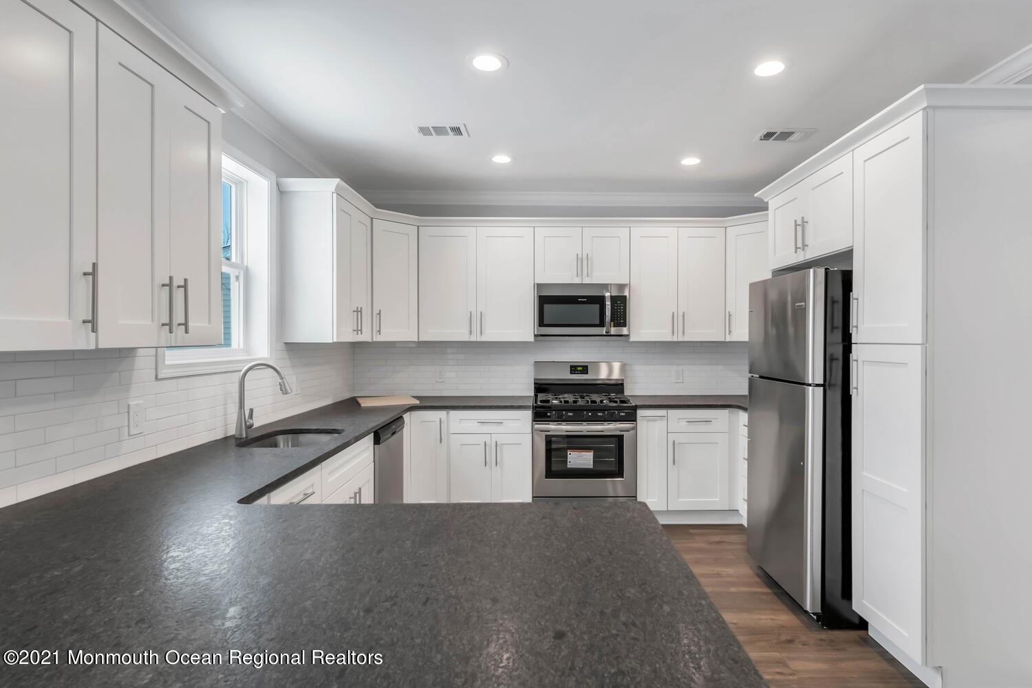 134 County Road Cliffwood, NJ 07721 - Photo 4 of 20 4