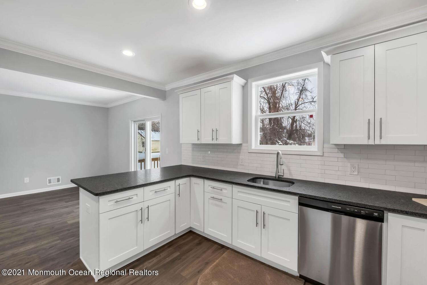 134 County Road Cliffwood, NJ 07721 - Photo 5 of 20 5