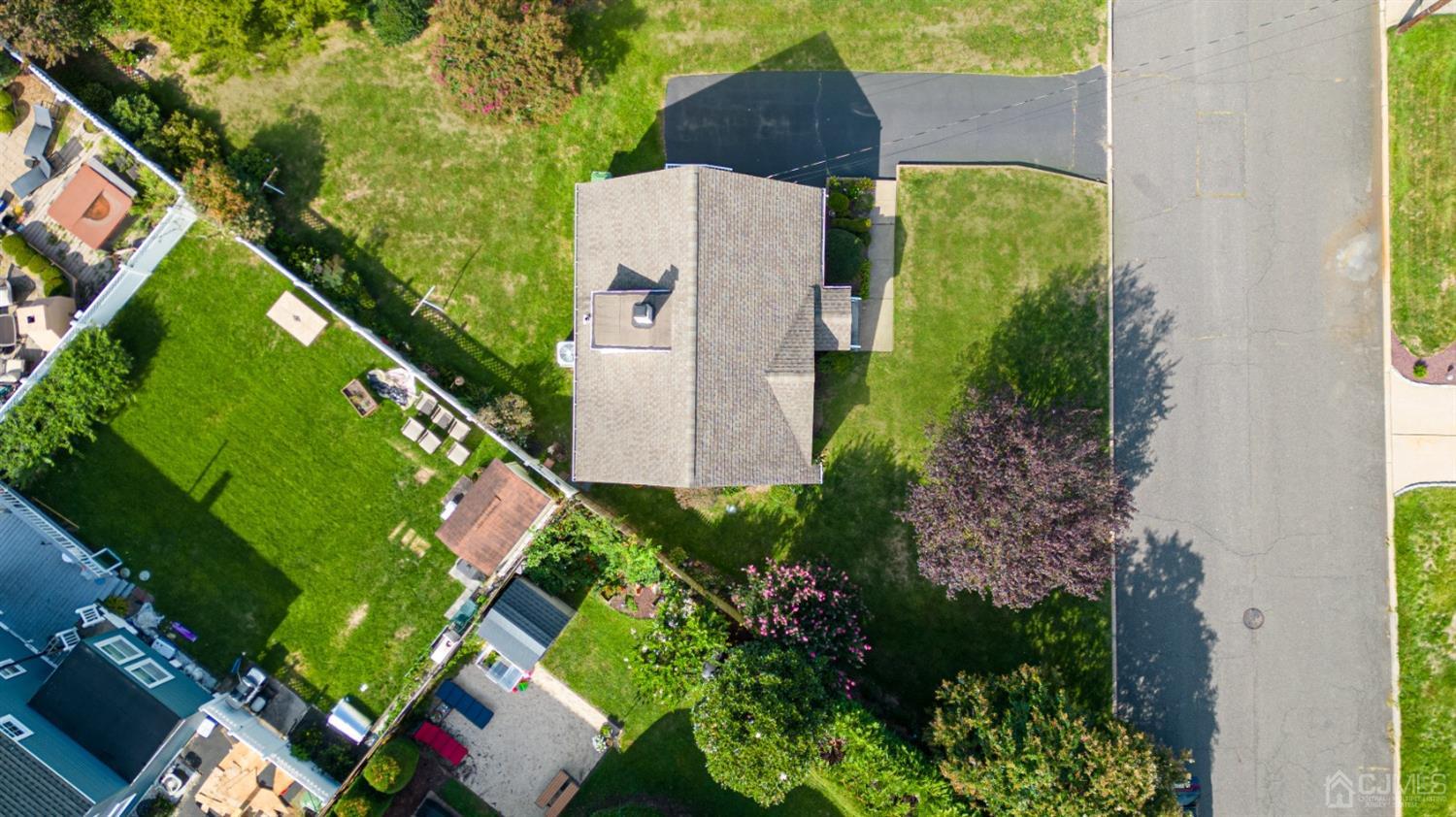 9 Becker Drive Sayreville, NJ 08859 - Photo 38 of 39 an aerial view of a house with a yard and lake view