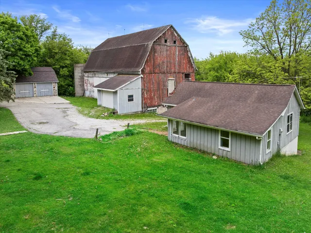 $1,775,000 | 794 Emerald Drive, Erin, WI 53027