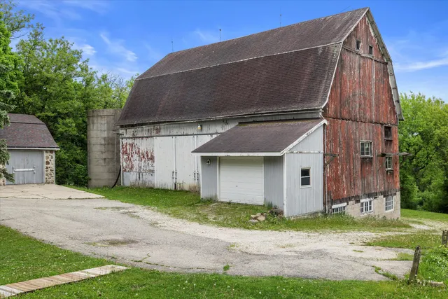 $1,775,000 | 794 Emerald Drive, Erin, WI 53027