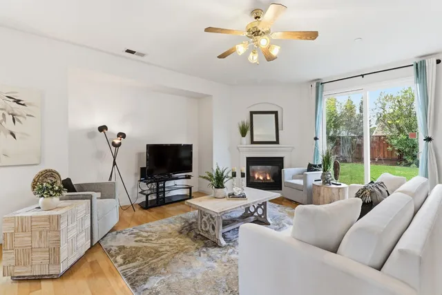 $819,000 | 5540 Tierra Gardens Lane, Carmichael, CA 95608