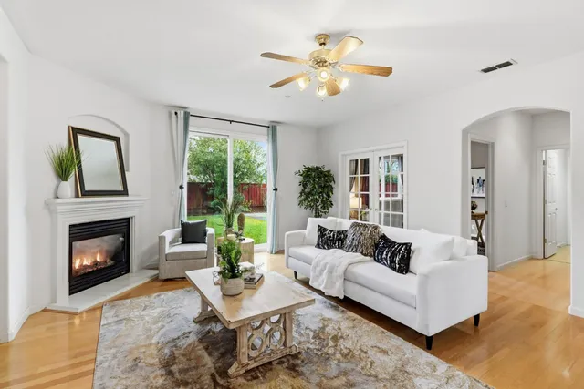 $819,000 | 5540 Tierra Gardens Lane, Carmichael, CA 95608