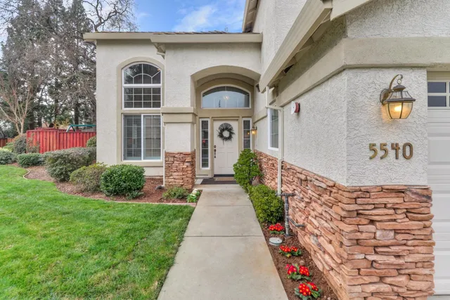 $819,000 | 5540 Tierra Gardens Lane, Carmichael, CA 95608
