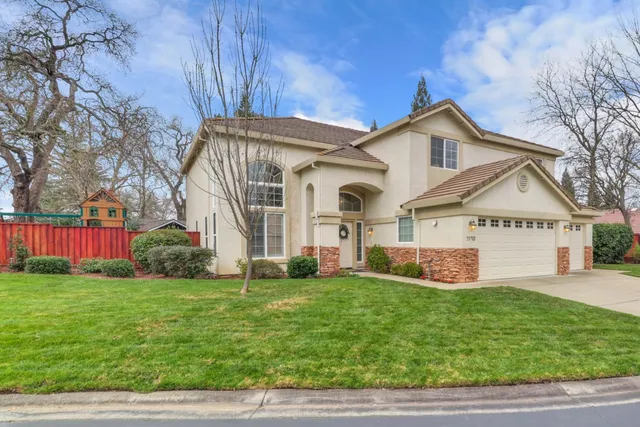$819,000 | 5540 Tierra Gardens Lane, Carmichael, CA 95608