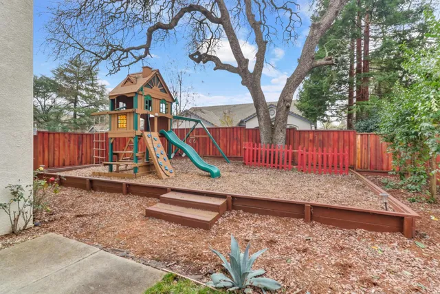 $819,000 | 5540 Tierra Gardens Lane, Carmichael, CA 95608