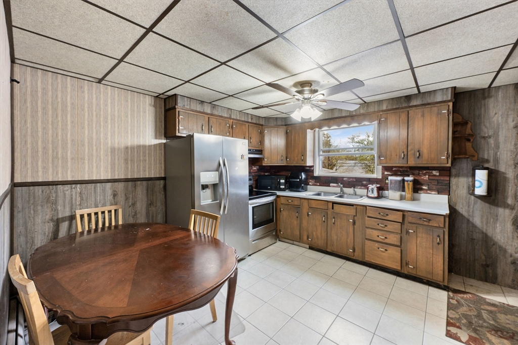 6 Harrington Way Worcester, MA 01604 - Photo 13 of 17