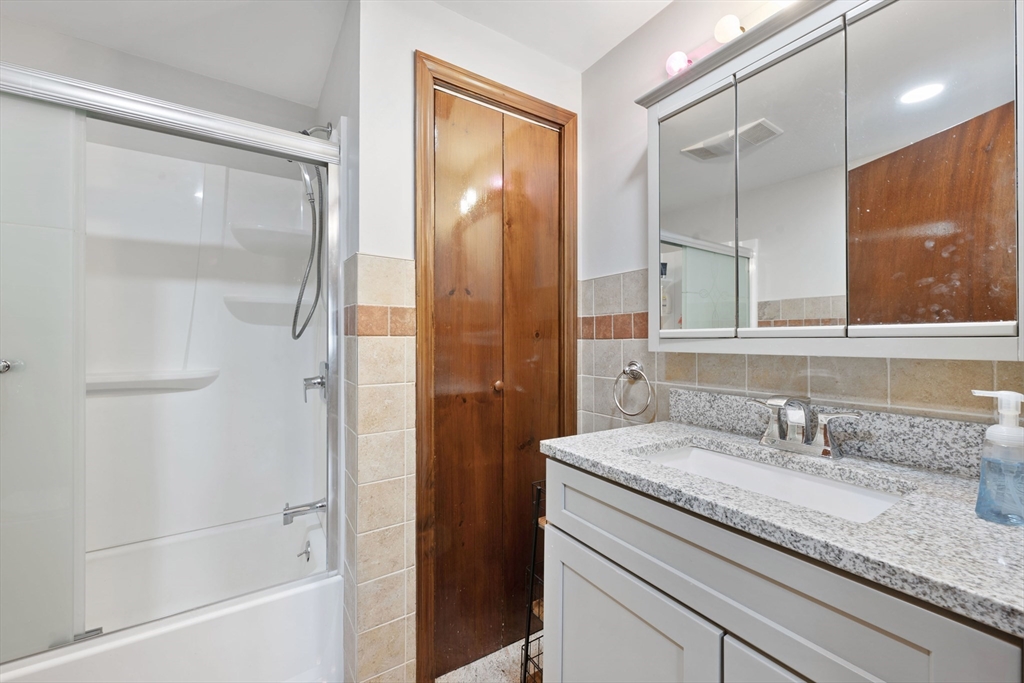6 Harrington Way Worcester, MA 01604 - Photo 9 of 17