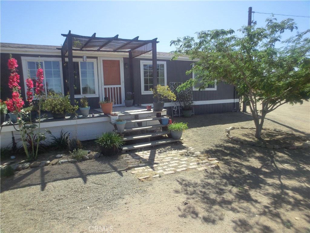9282 Caughlin Road Phelan, CA 92371 - Photo 3 of 23