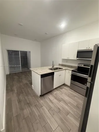 $2,400 | 486 East 30th Street, Unit 202, Hialeah, FL 33013