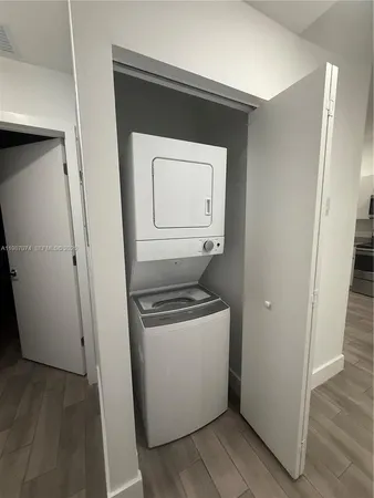 $2,400 | 486 East 30th Street, Unit 202, Hialeah, FL 33013