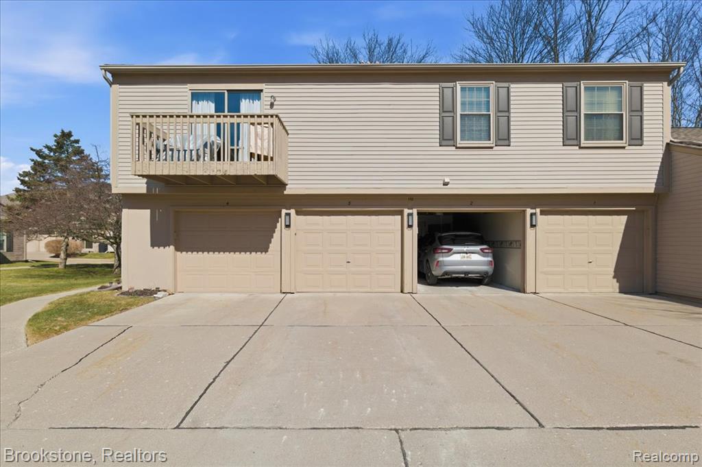 110 Pine Tree Ridge, Unit 3 Waterford, MI 48327 - Photo 27 of 32 Gallery Image 27