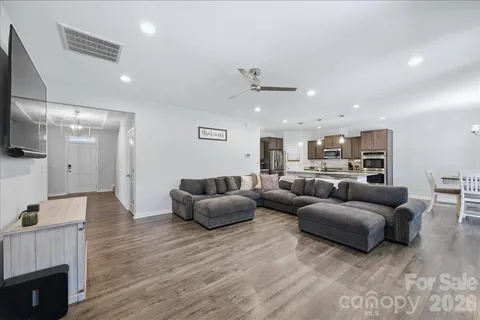 $485,000 | 7612 Tanglewood Way, Denver, NC 28037