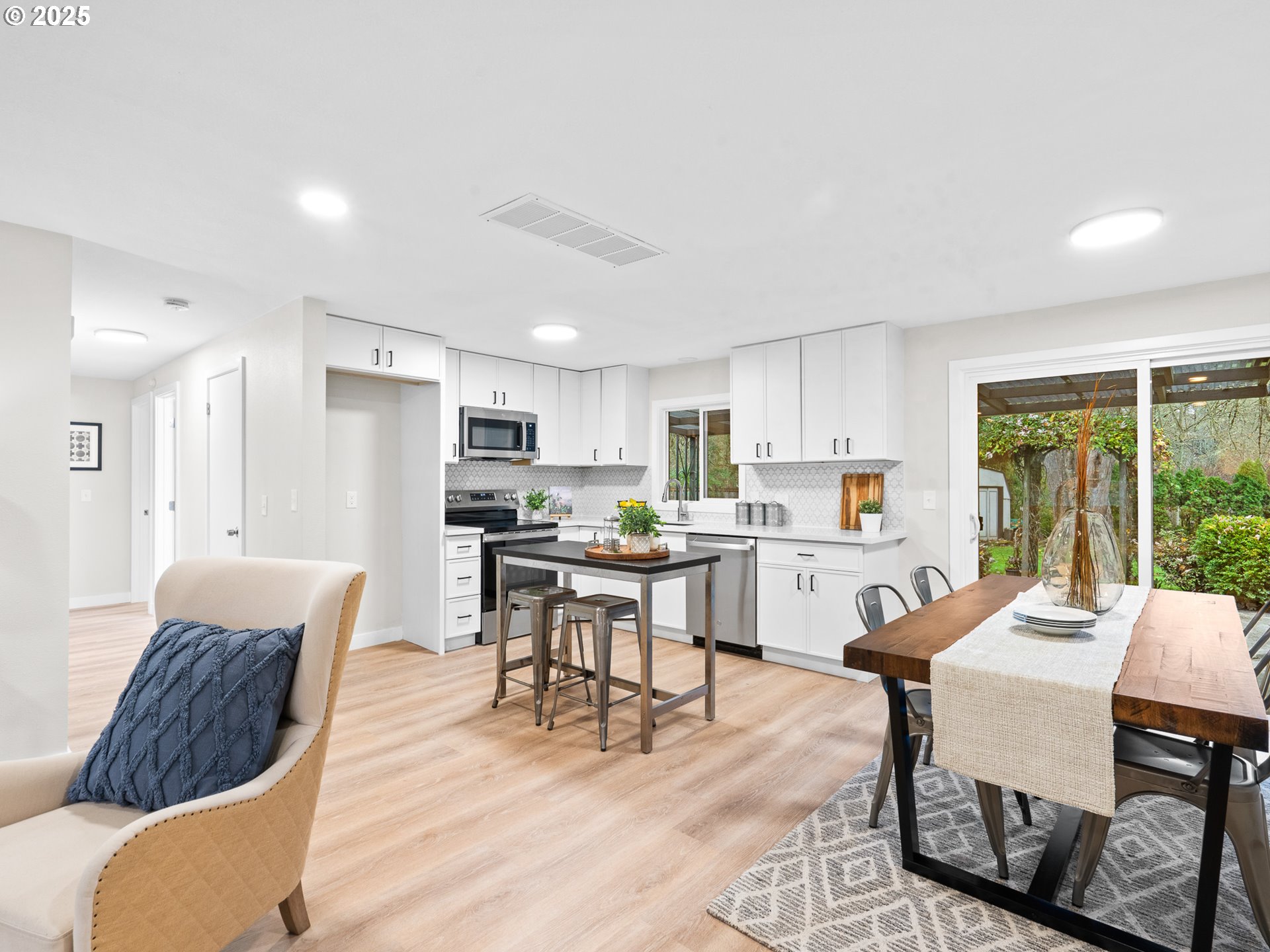 11630 Southwest Tigard Street Tigard, OR 97223 - Photo 4 of 20